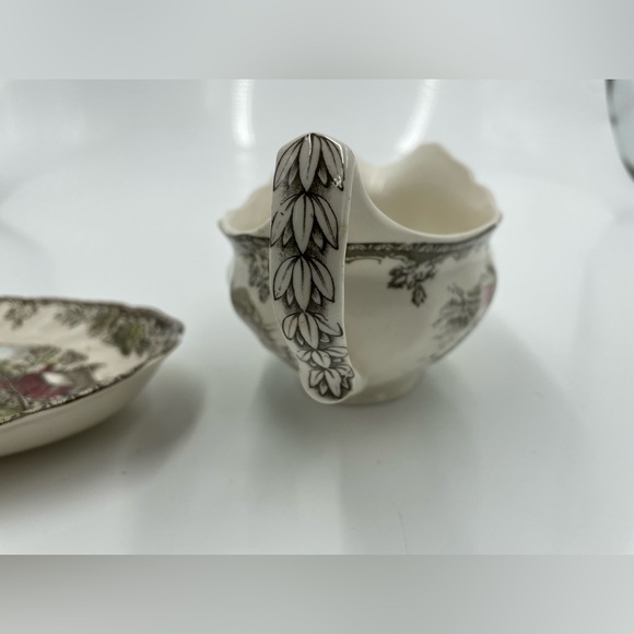 Vintage Johnson Bros England Gravy Boat & Saucer Friendly Village. - Picture 6 of 8